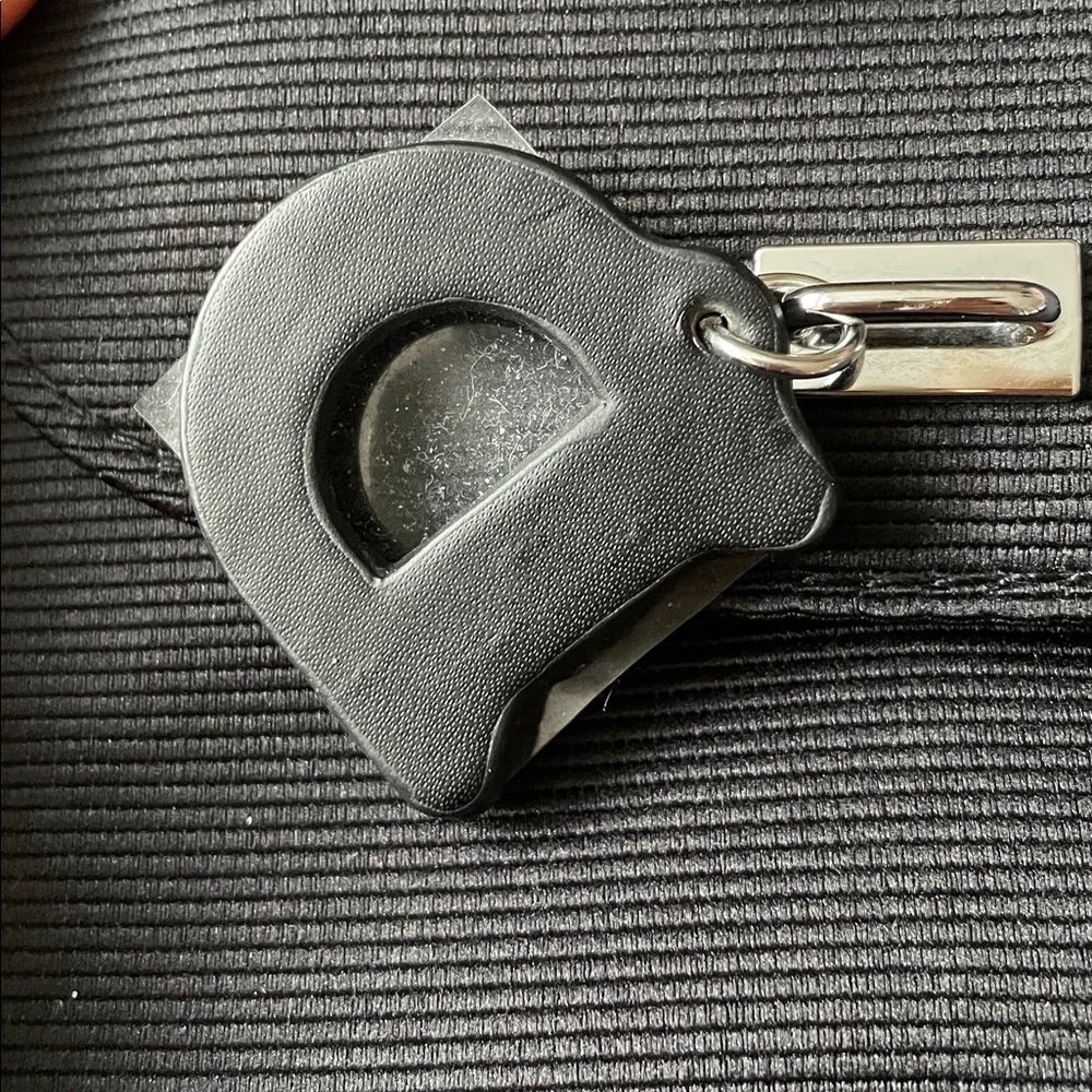 Dior Parfumes Logo Makeup Pouch - Picture 6 of 14
